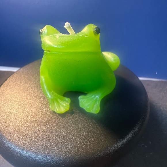 Vintage Wax Candle Decorative Hand Crafted Frog Figural Figurine Bright Green - Picture 7 of 10